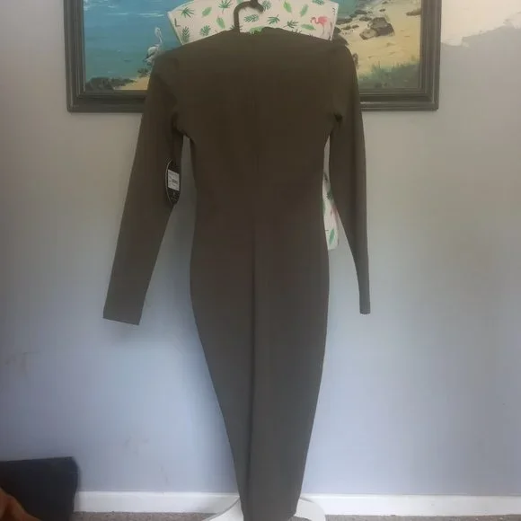 🥳HOST PICK🥳Nookie olive green bombshell plunge v neck body con midi dress (8) - Picture 8 of 9